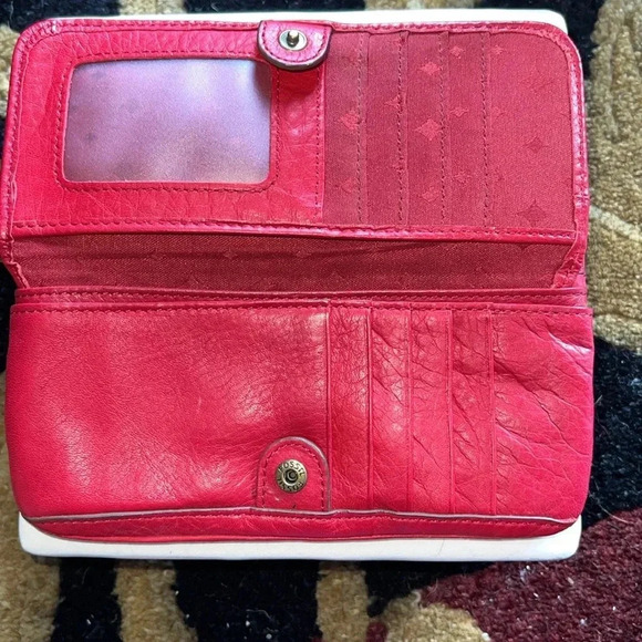 Fossil Women’s Red Leather Wallet 5 Cash Slots 9 Credit Card Slots ID Holder - Picture 6 of 16